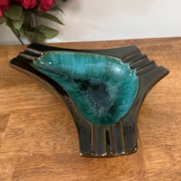 Blue Mountain Pottery Ashtray Triangular Green Black Glaze Canadian Vintage Drip - Picture 1 of 4